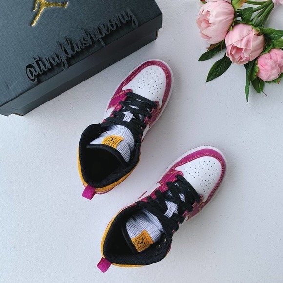 Jordan 1 Mid Familia DOD NWT - Picture 11 of 11